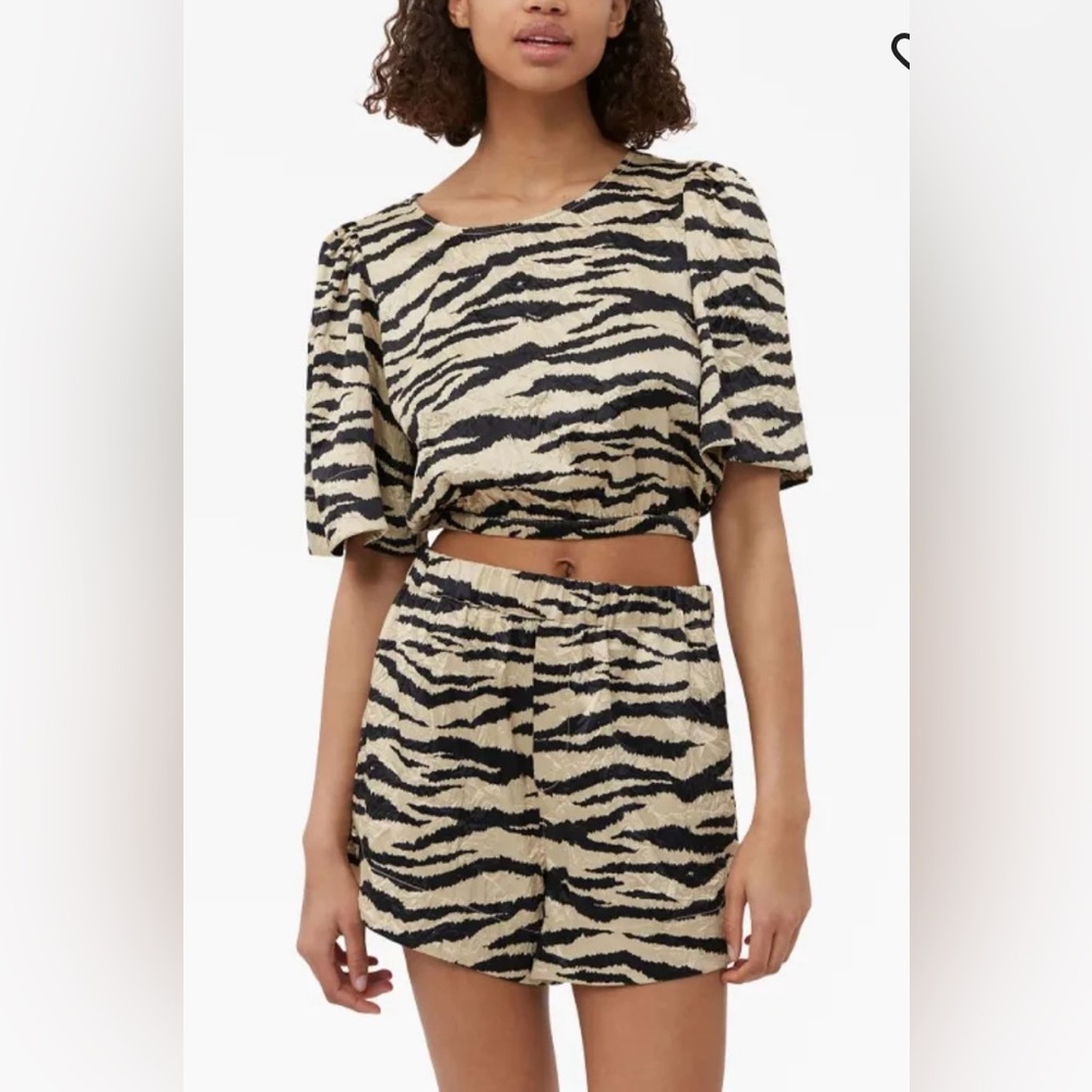Ganni Crinkle Satin Zebra Khaki Shorts Set Crop Top Elastic Animal Print Sz 34